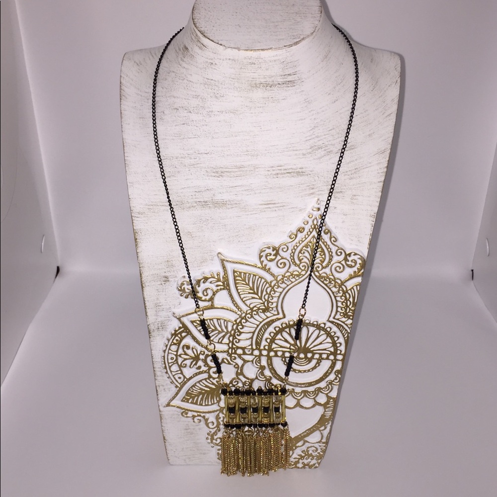 ⭐️ Stunning Black & Gold Necklace ⭐️